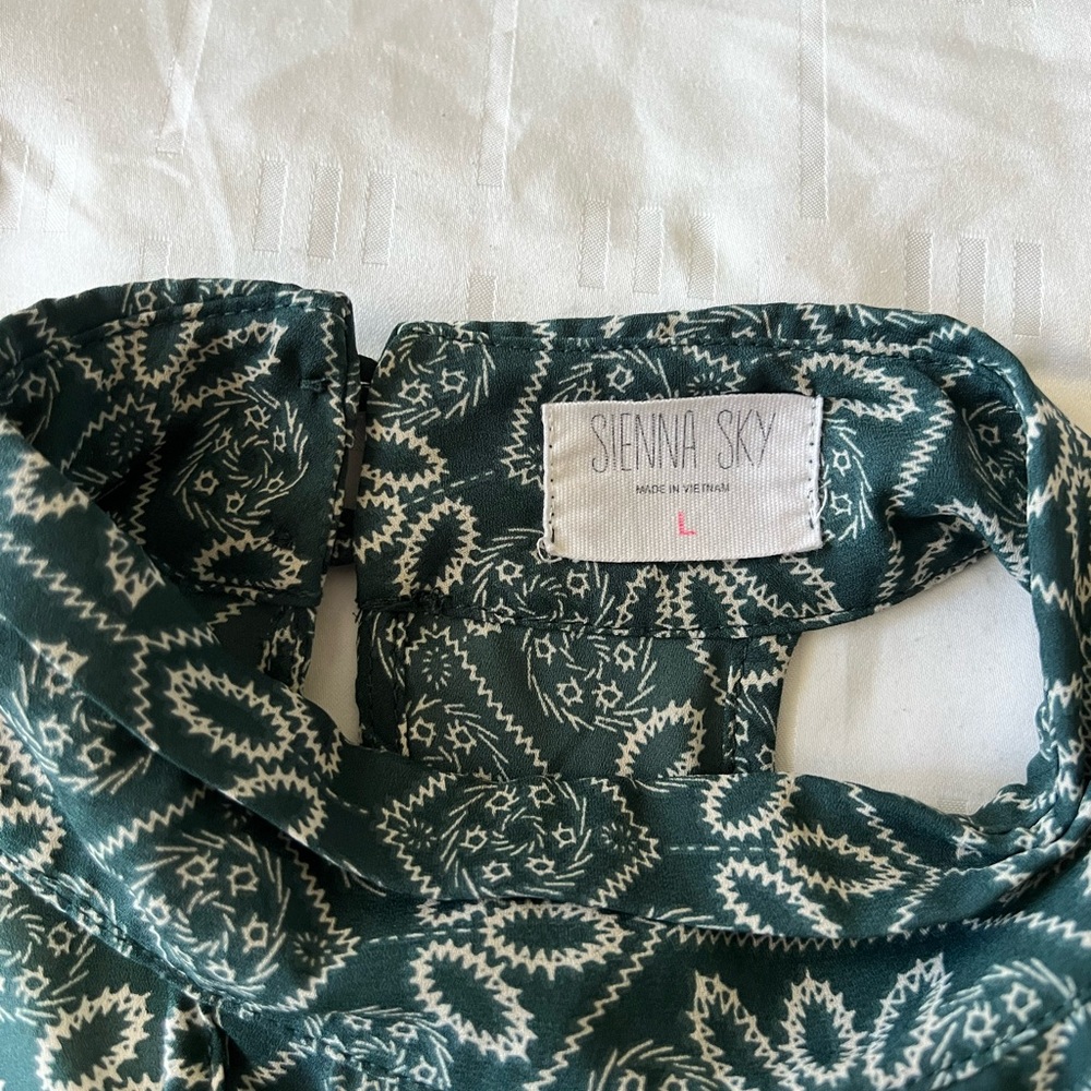 Flowy Halter Blouse with Mock Neck and Keyhole Back Detail - Picture 10 of 12